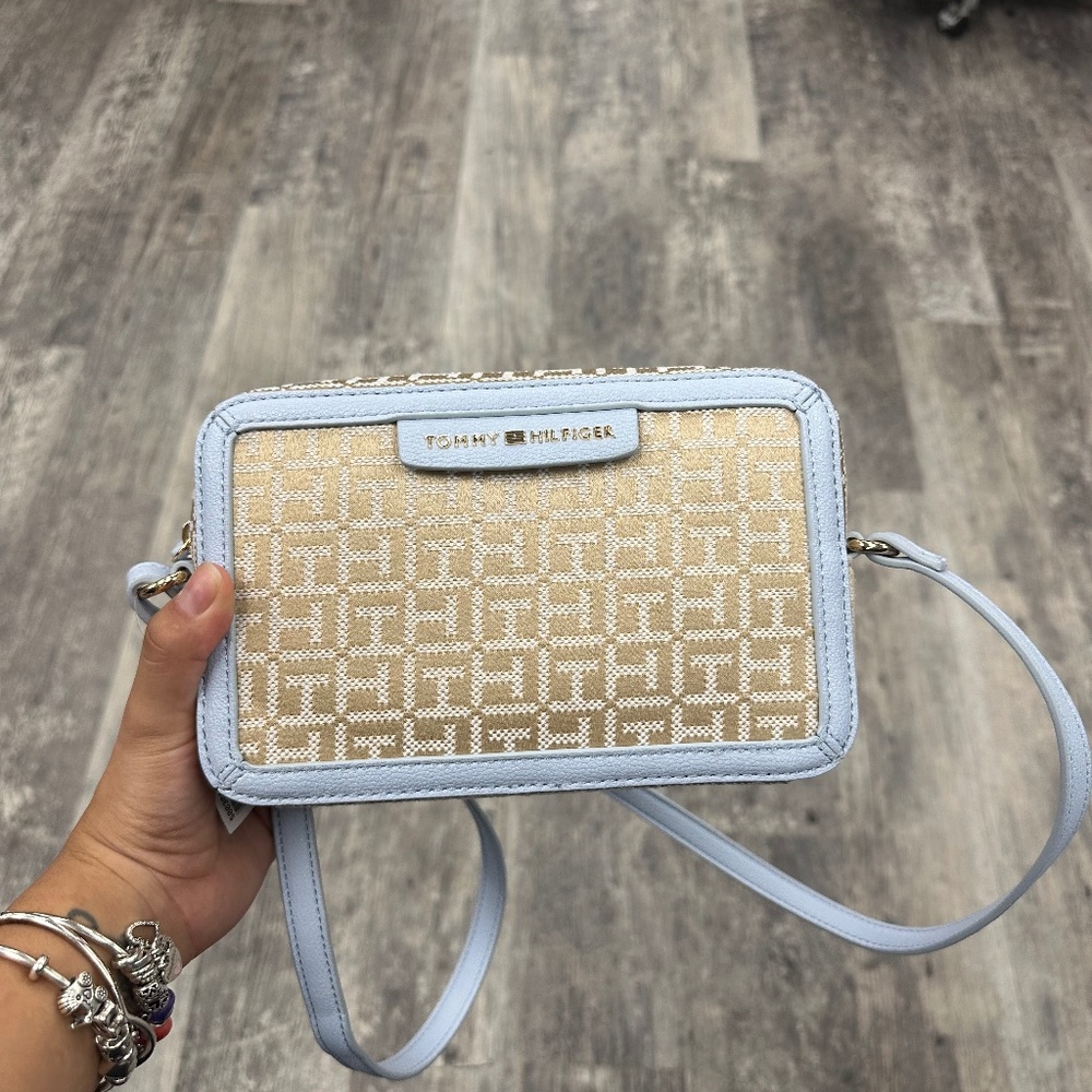Tommy Hilfiger crossbody